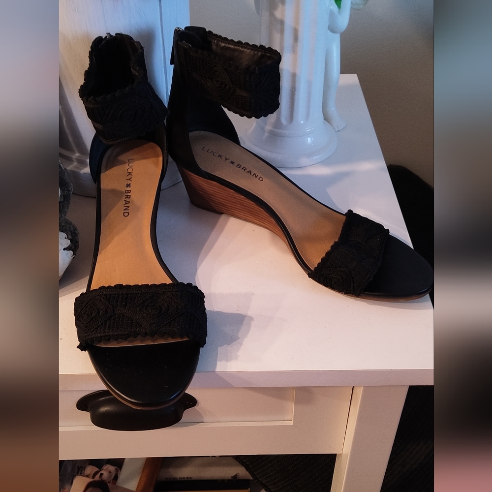 Lucky brand shoes